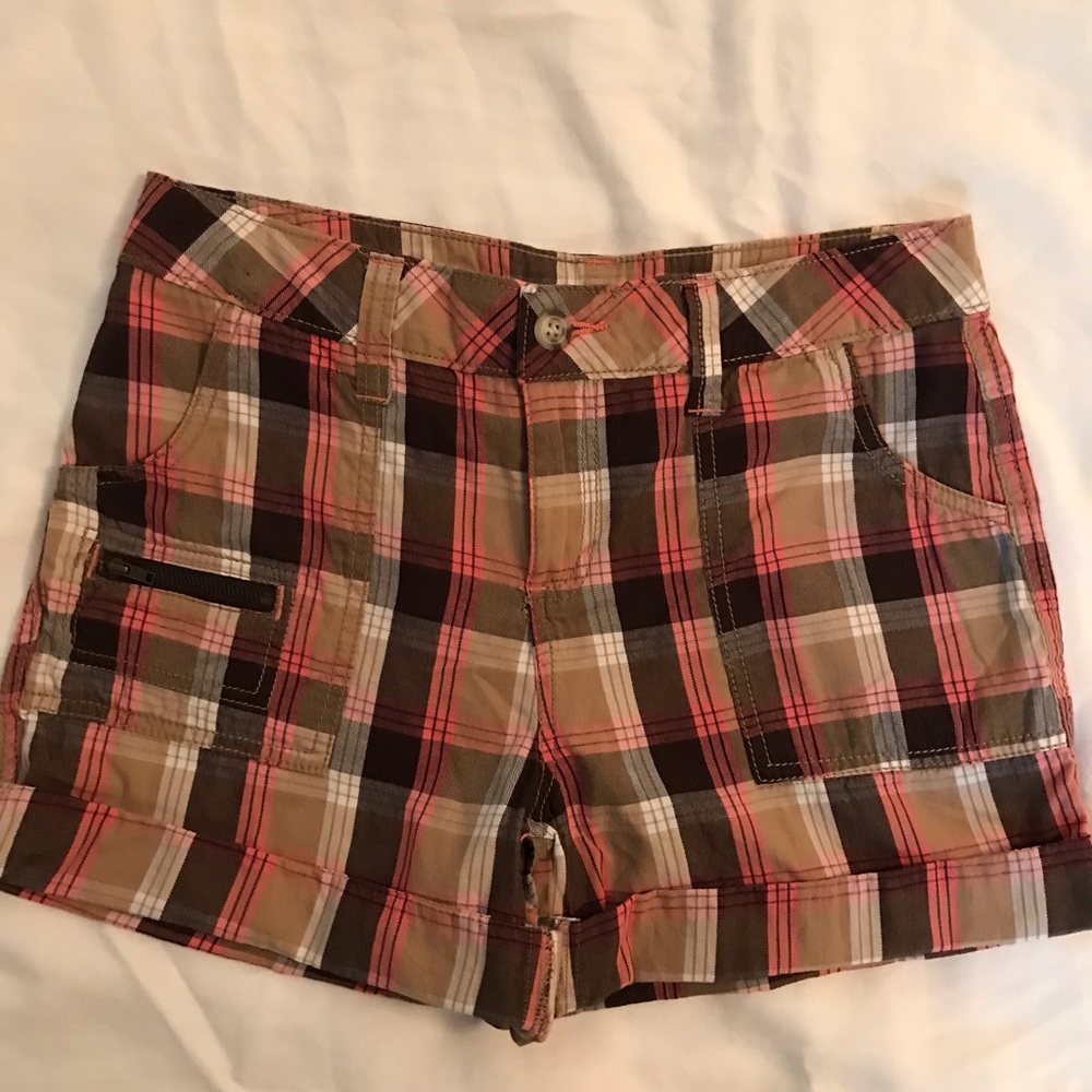 Women’s plaid shorts.